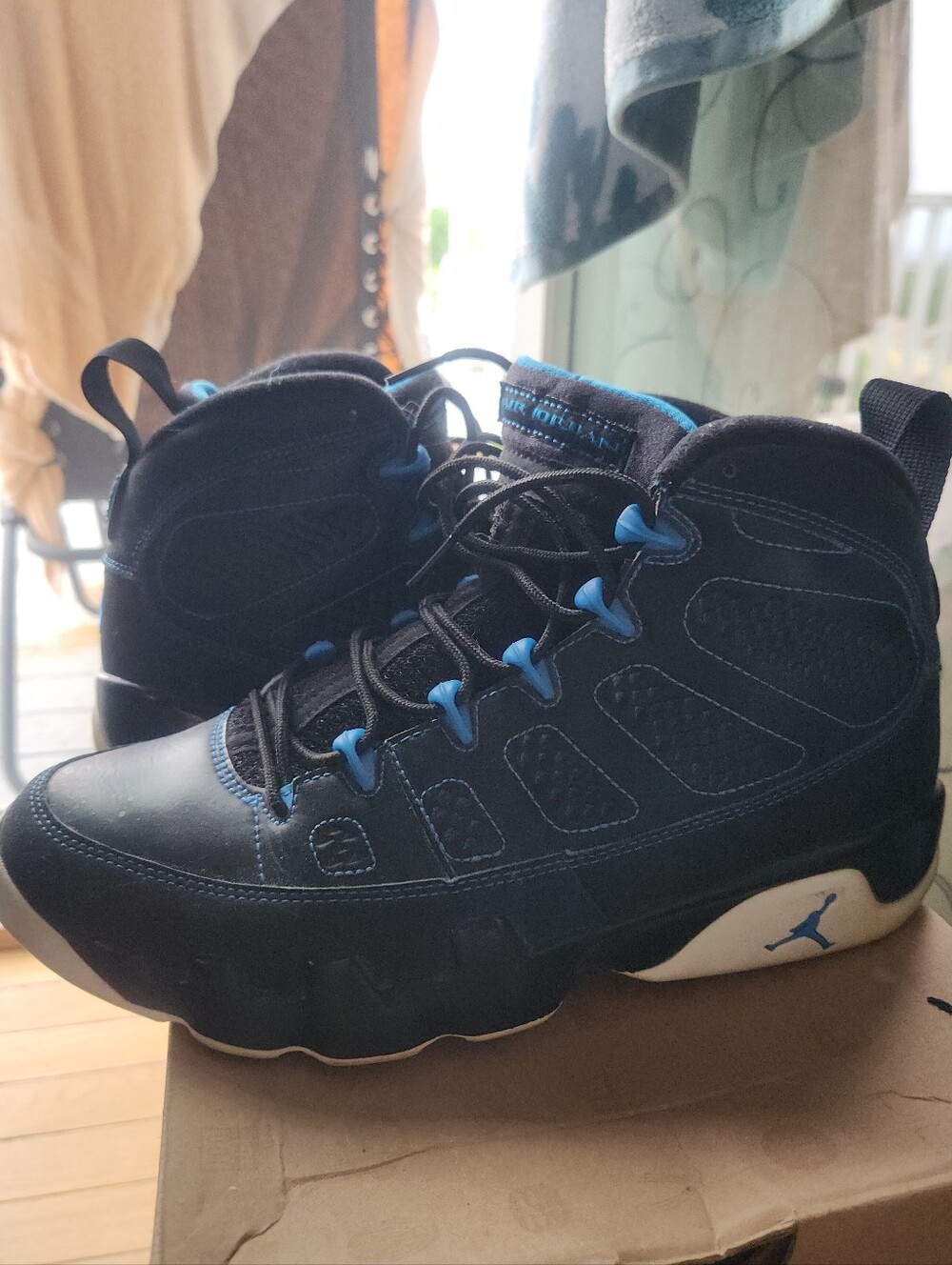 Nike Jordan Blue And Black Retro, Size 9.